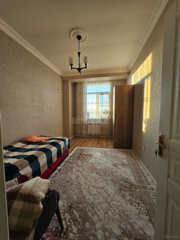 Satılır 3 otaqlı mənzil 124 m²