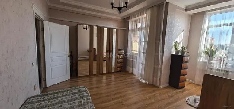 Satılır 3 otaqlı mənzil 124 m²