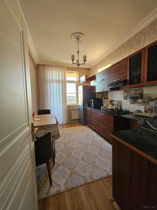 Satılır 3 otaqlı mənzil 124 m²