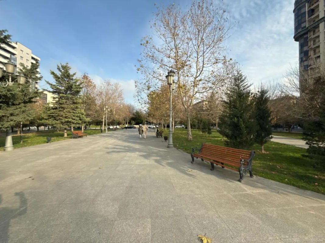 Satılır 2 otaqlı mənzil 73 m²