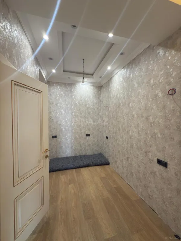 Satılır 2 otaqlı mənzil 73 m²