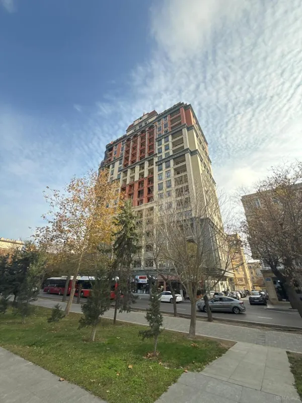 Satılır 2 otaqlı mənzil 73 m²