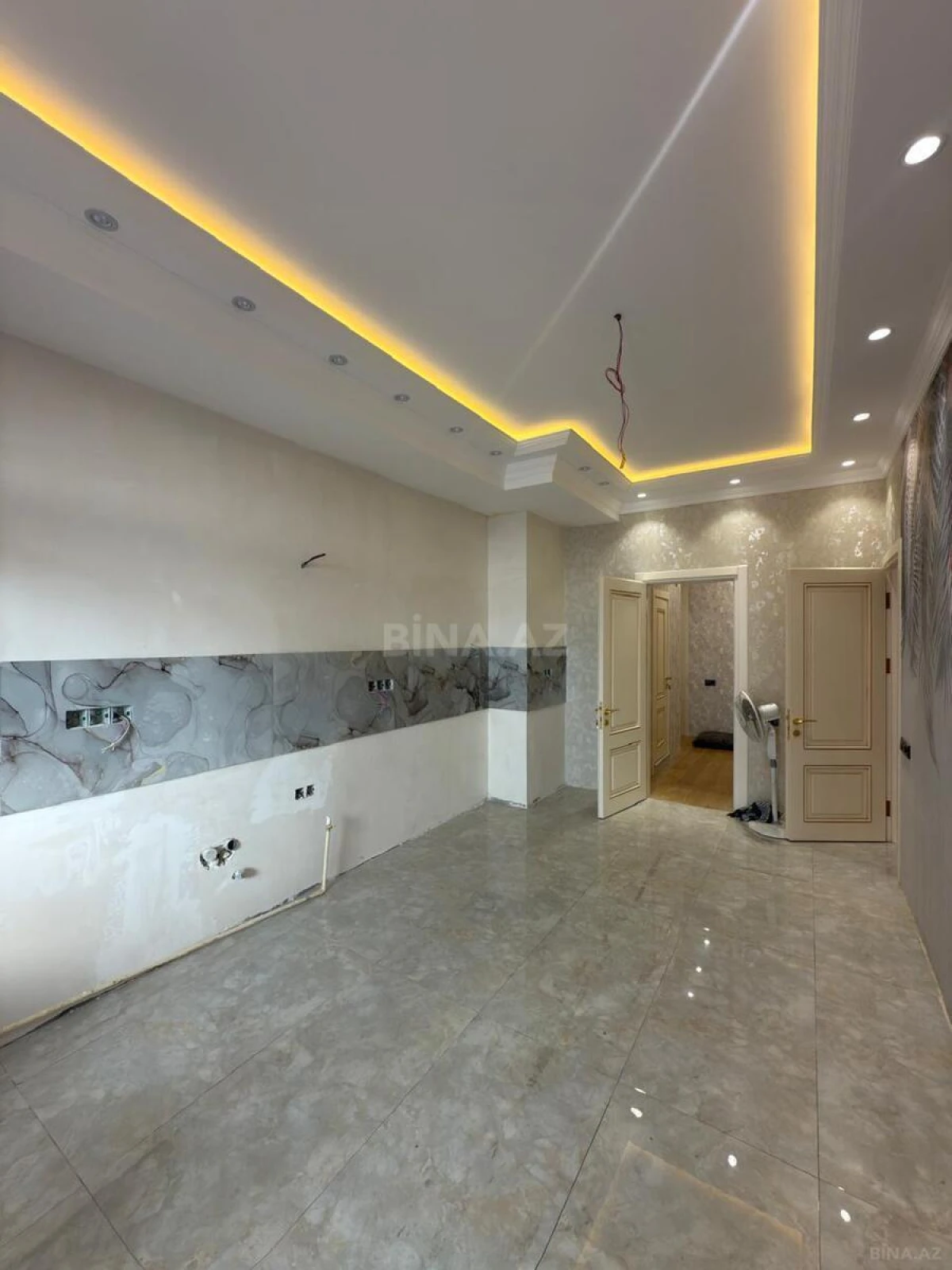 Satılır 2 otaqlı mənzil 73 m²