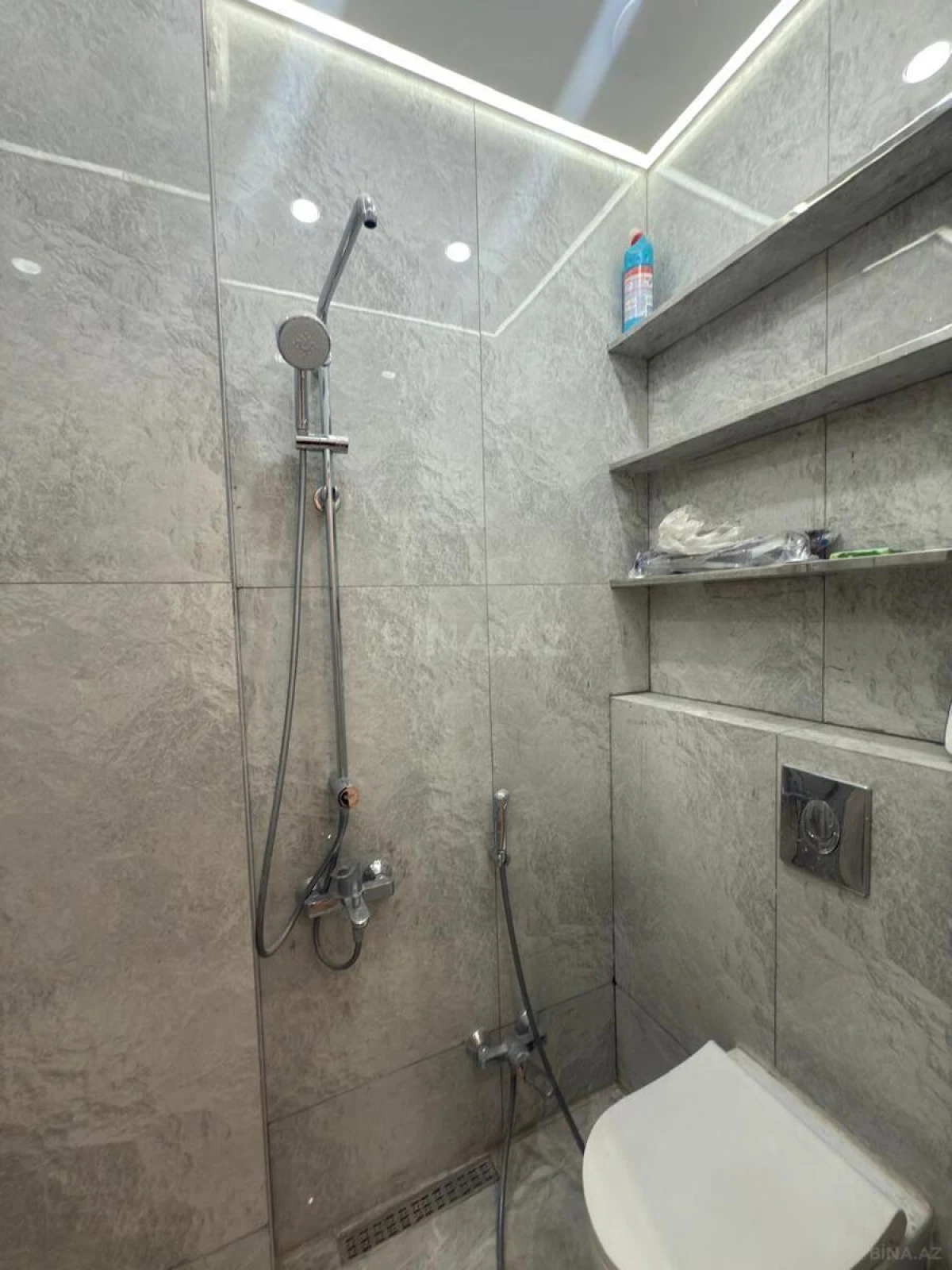 Satılır 2 otaqlı mənzil 73 m²