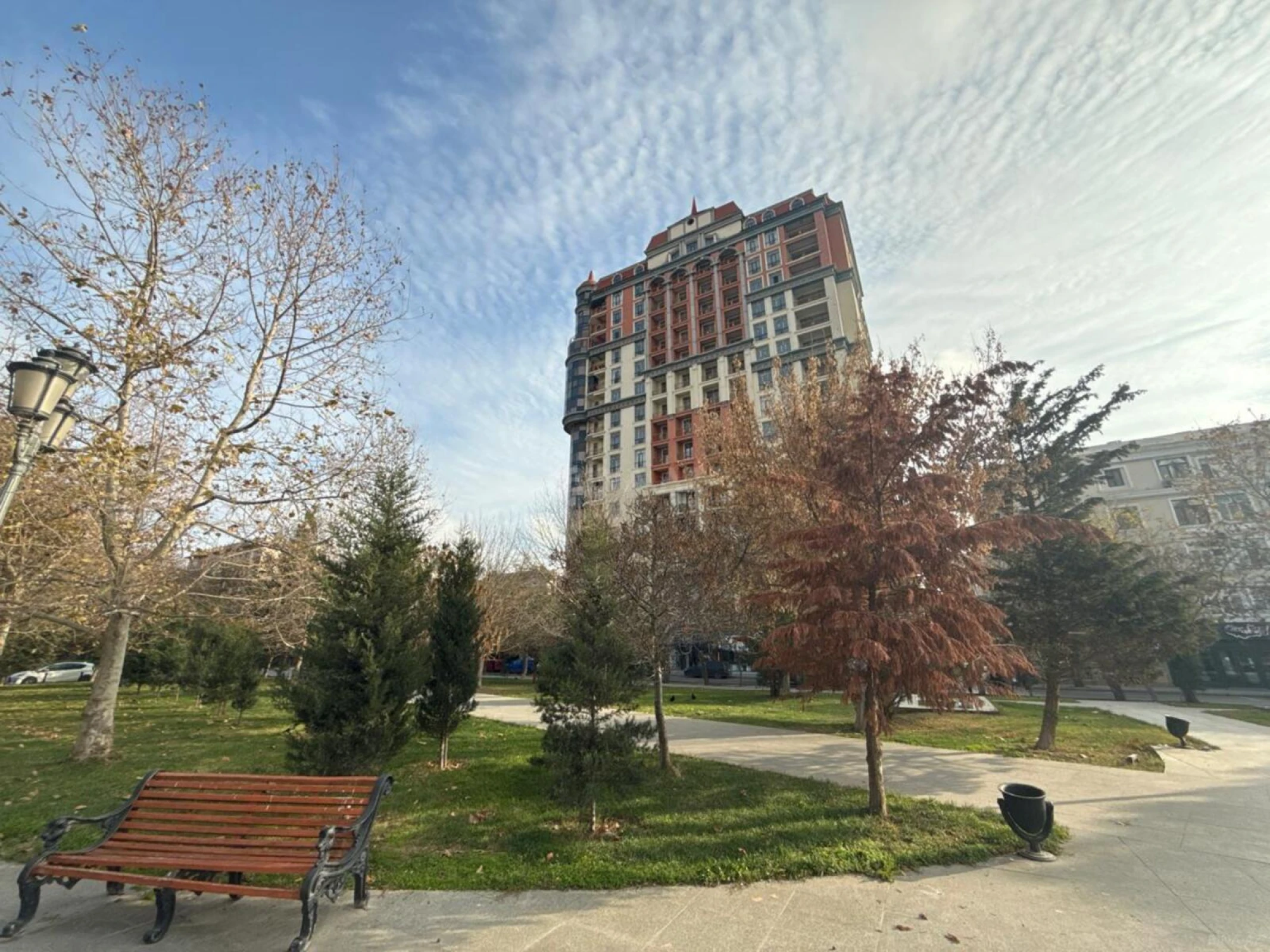 Satılır 2 otaqlı mənzil 73 m²