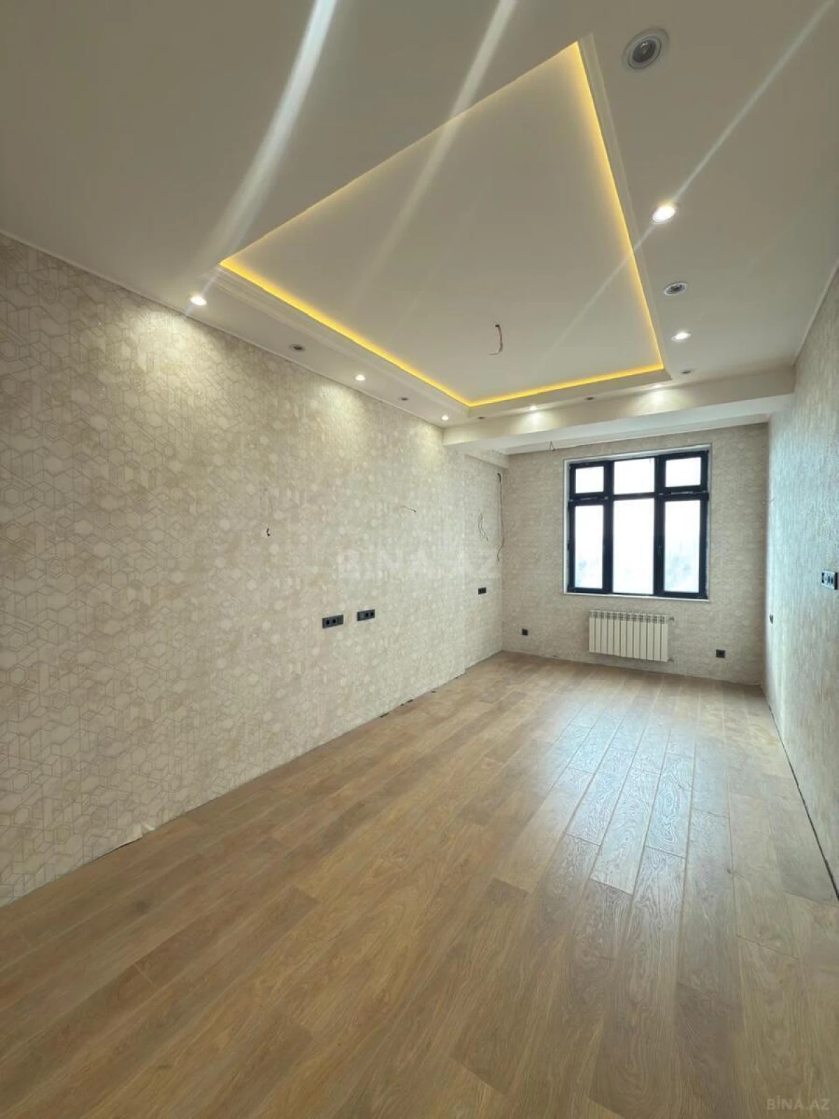 Satılır 2 otaqlı mənzil 73 m²