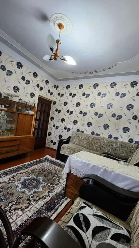 Satılır 5 otaqlı mənzil 110 m²