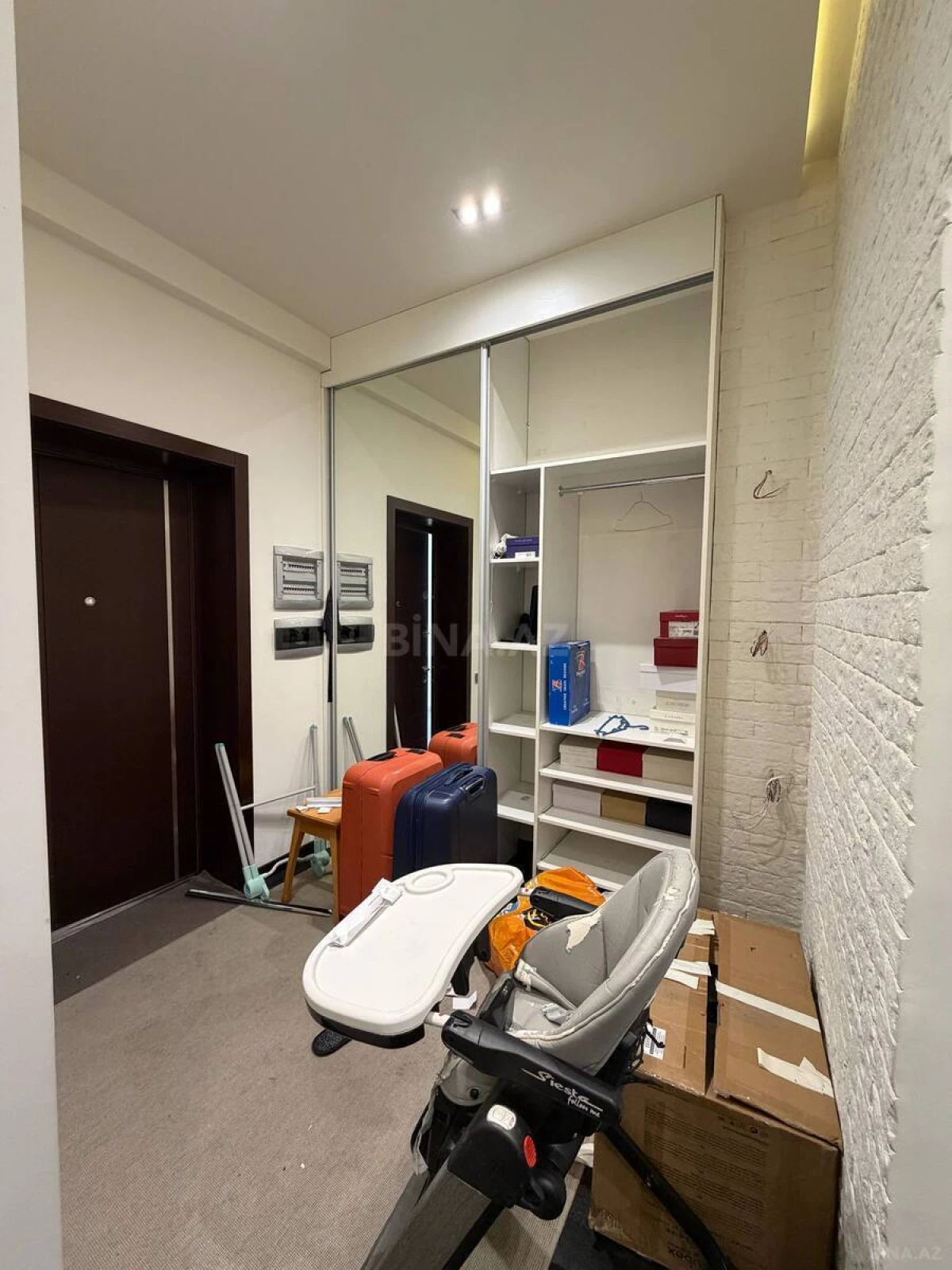 Satılır 2 otaqlı mənzil 103 m²