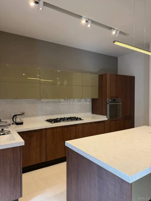 Satılır 2 otaqlı mənzil 103 m²