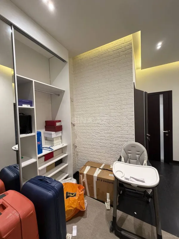 Satılır 2 otaqlı mənzil 103 m²