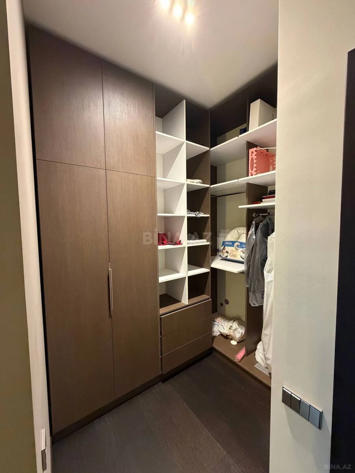 Satılır 2 otaqlı mənzil 103 m²