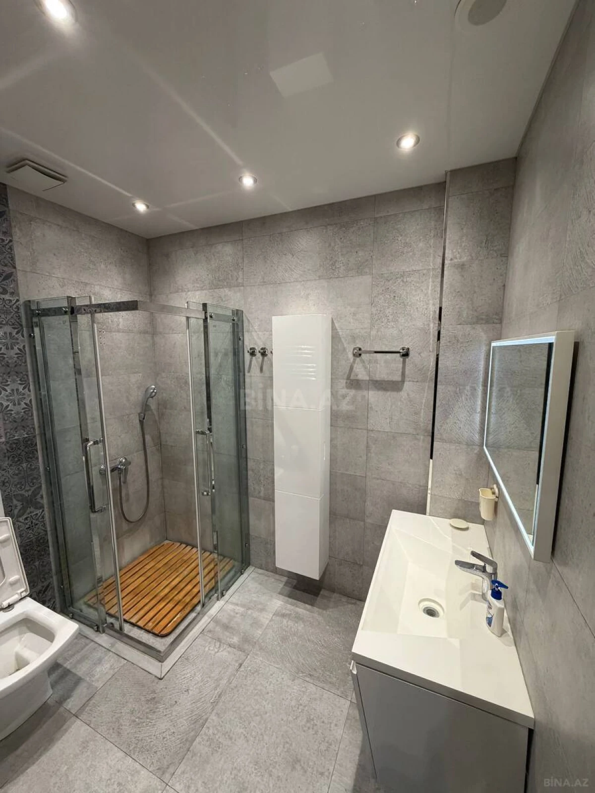 Satılır 2 otaqlı mənzil 103 m²