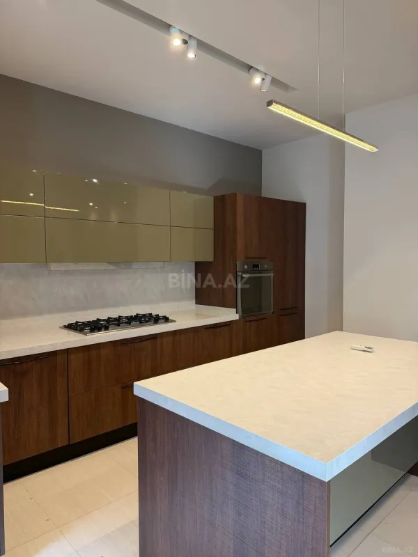 Satılır 2 otaqlı mənzil 103 m²