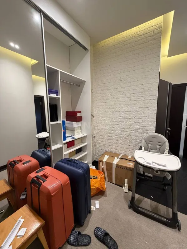 Satılır 2 otaqlı mənzil 103 m²