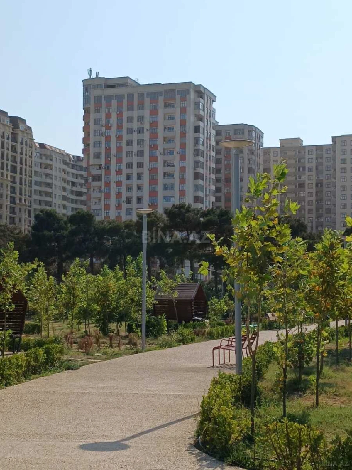 Satılır 4 otaqlı mənzil 164 m²