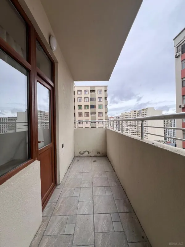 Satılır 4 otaqlı mənzil 164 m²
