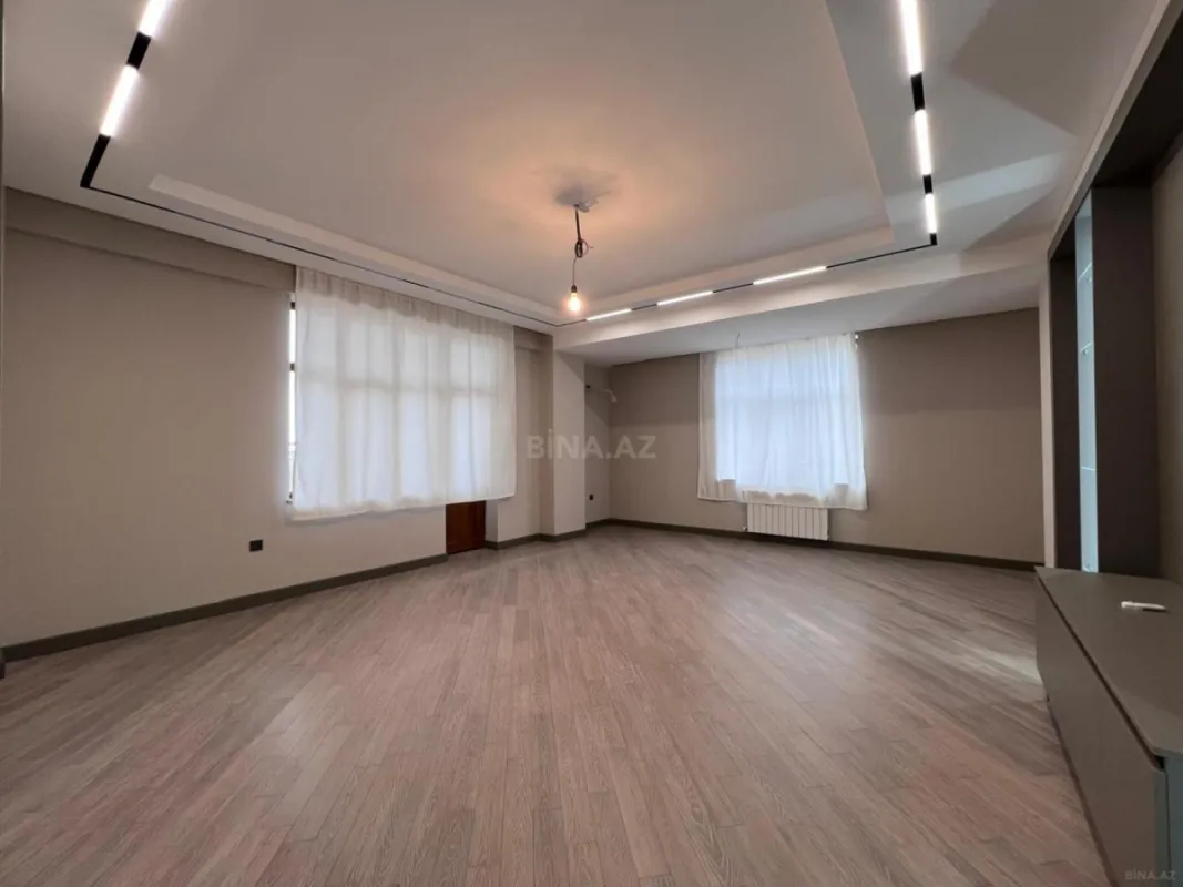 Satılır 4 otaqlı mənzil 164 m²