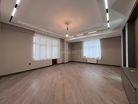 Satılır 4 otaqlı mənzil 164 m²