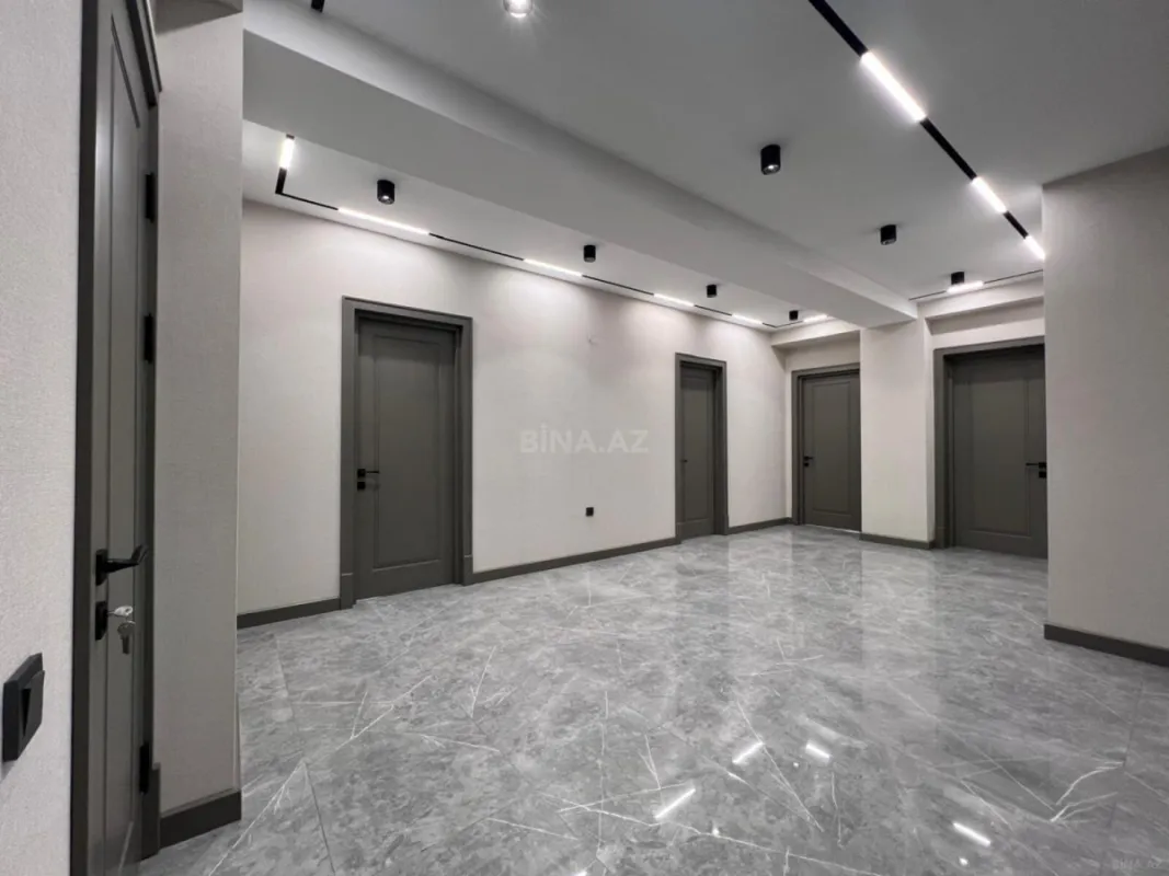 Satılır 4 otaqlı mənzil 164 m²