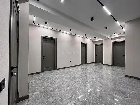 Satılır 4 otaqlı mənzil 164 m²
