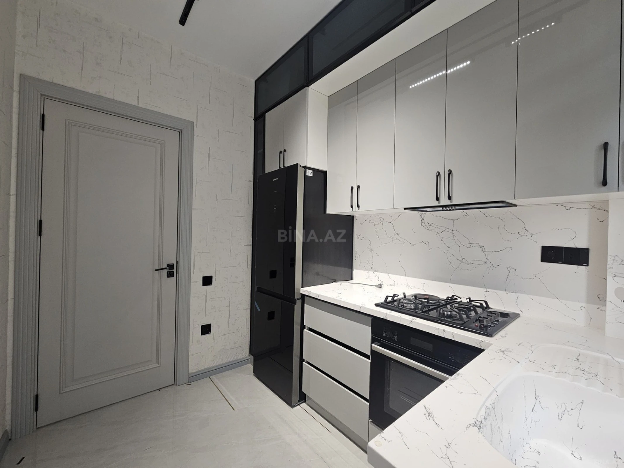 Satılır 2 otaqlı mənzil 52 m²