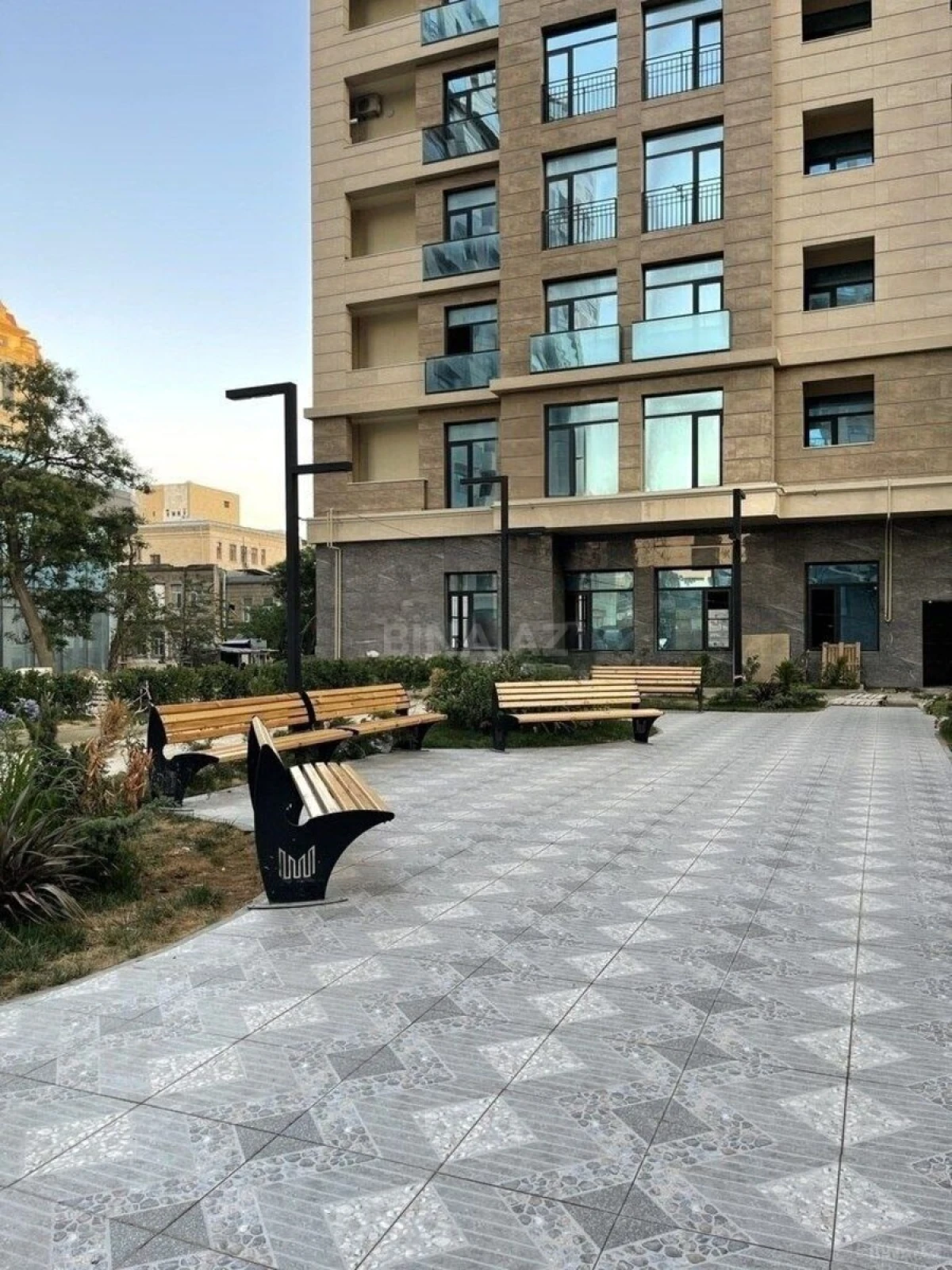 Satılır 3 otaqlı mənzil 118 m²