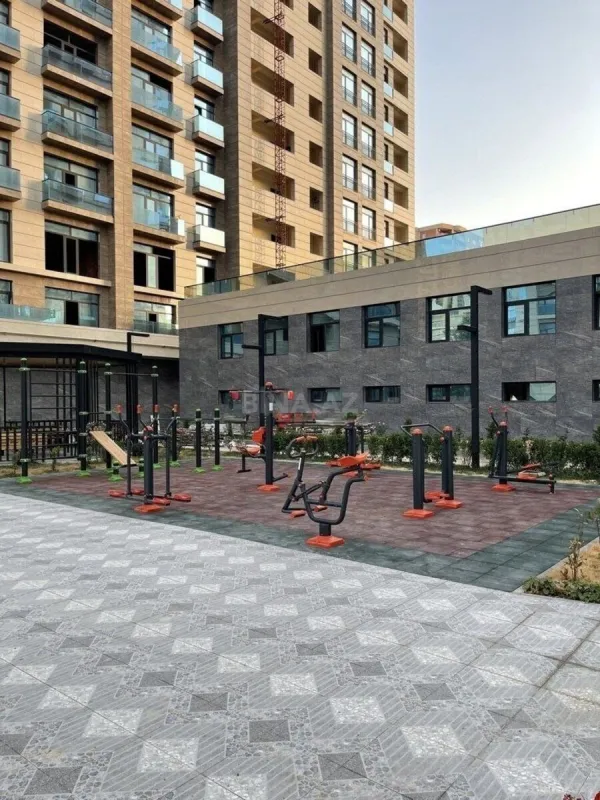 Satılır 3 otaqlı mənzil 118 m²