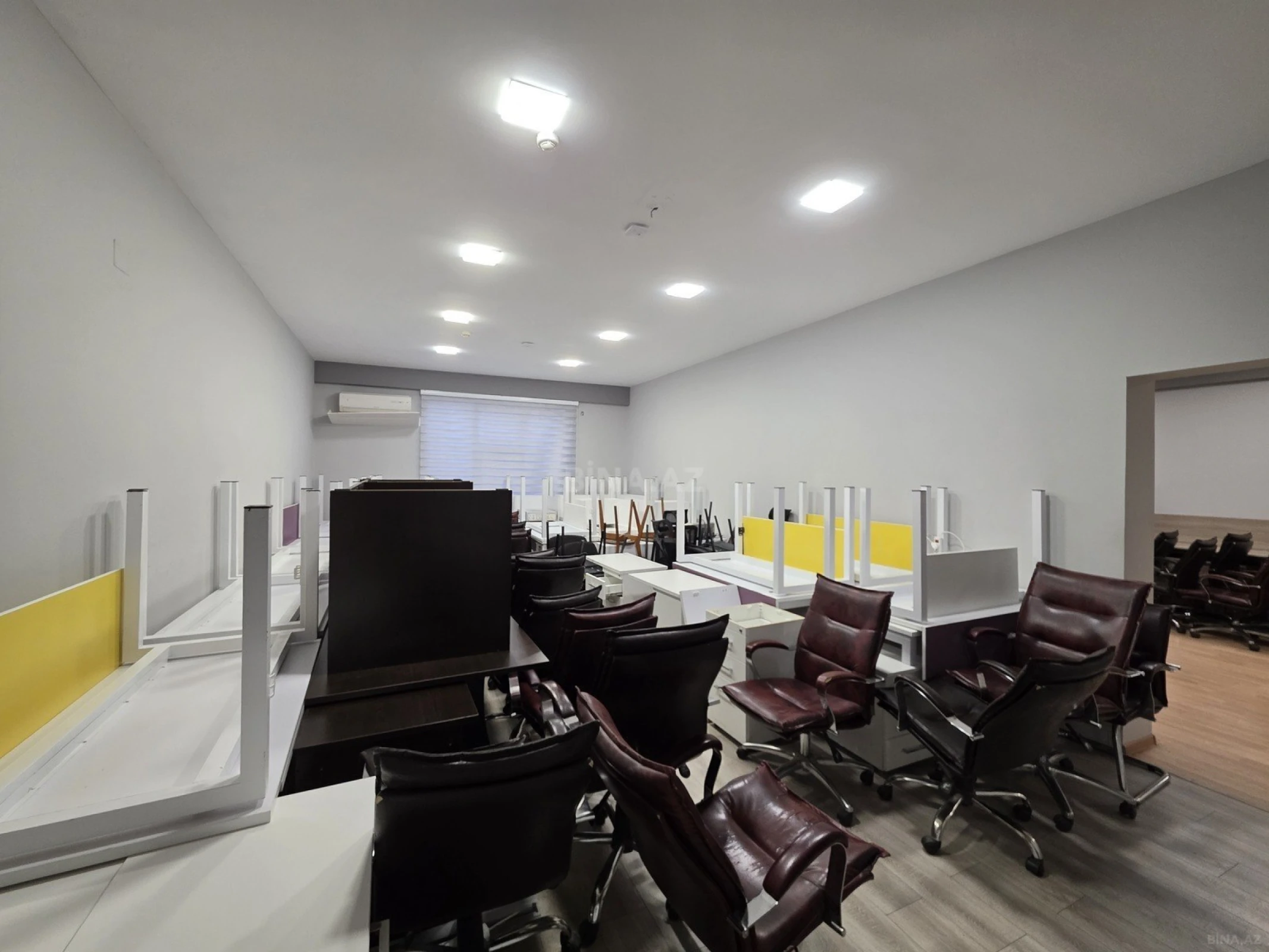 Kirayə verilir 8 otaqlı ofis 400 m²