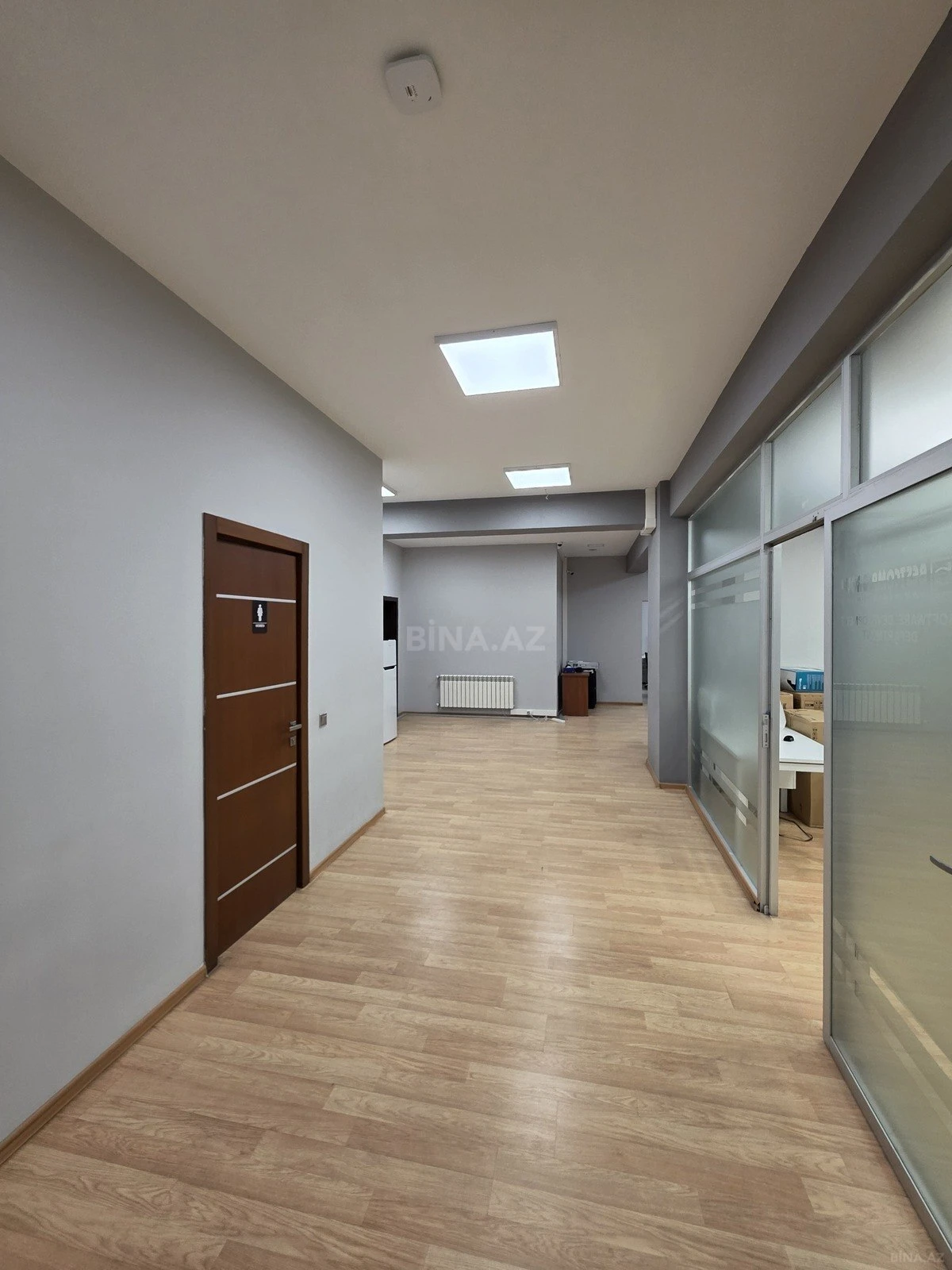 Kirayə verilir 8 otaqlı ofis 400 m²