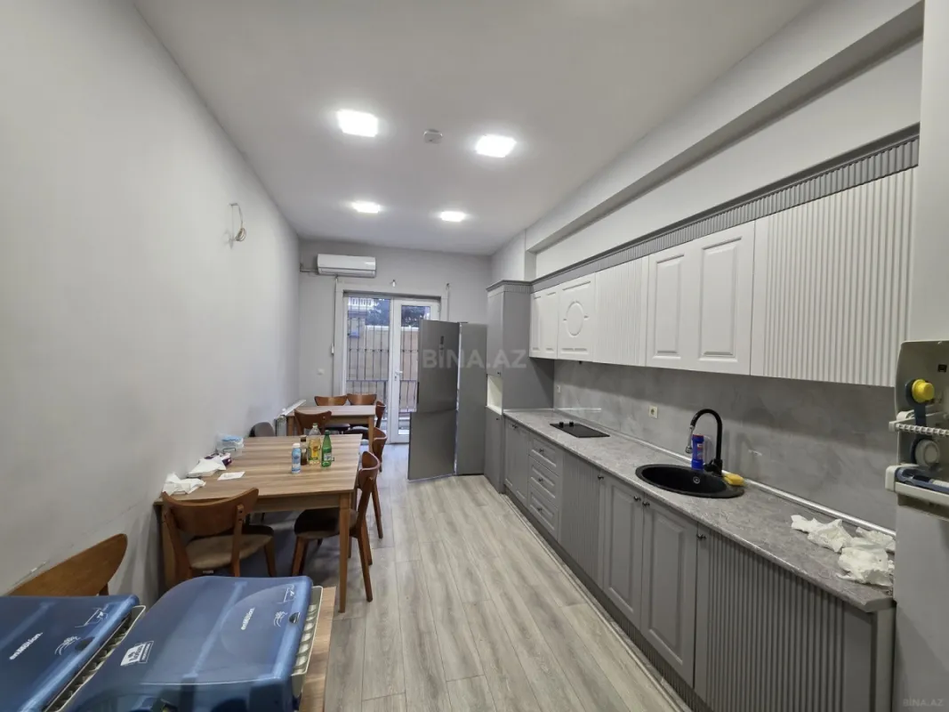 Kirayə verilir 8 otaqlı ofis 400 m²