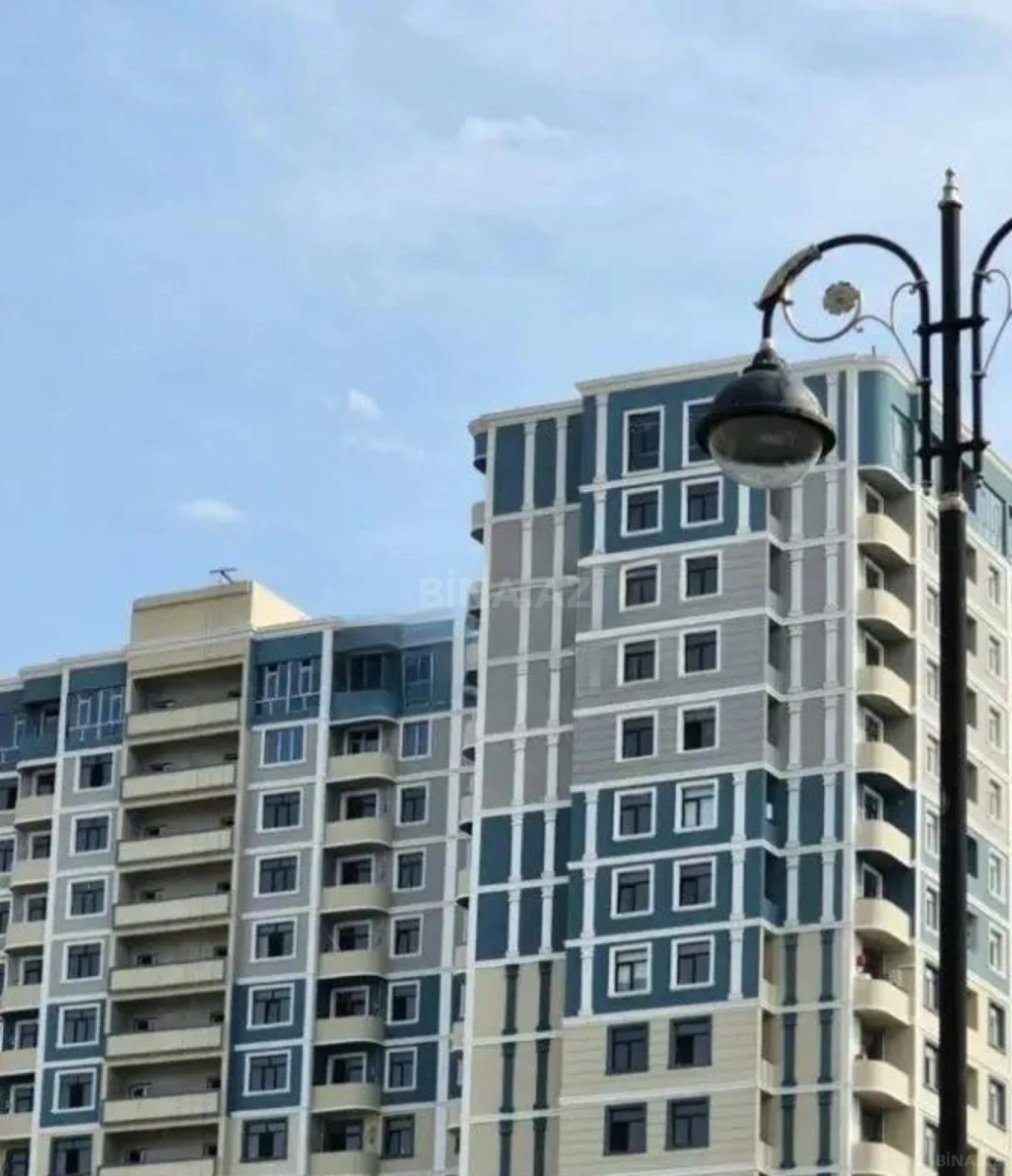 Satılır 4 otaqlı mənzil 172 m²