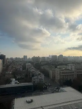 Satılır 4 otaqlı mənzil 172 m²