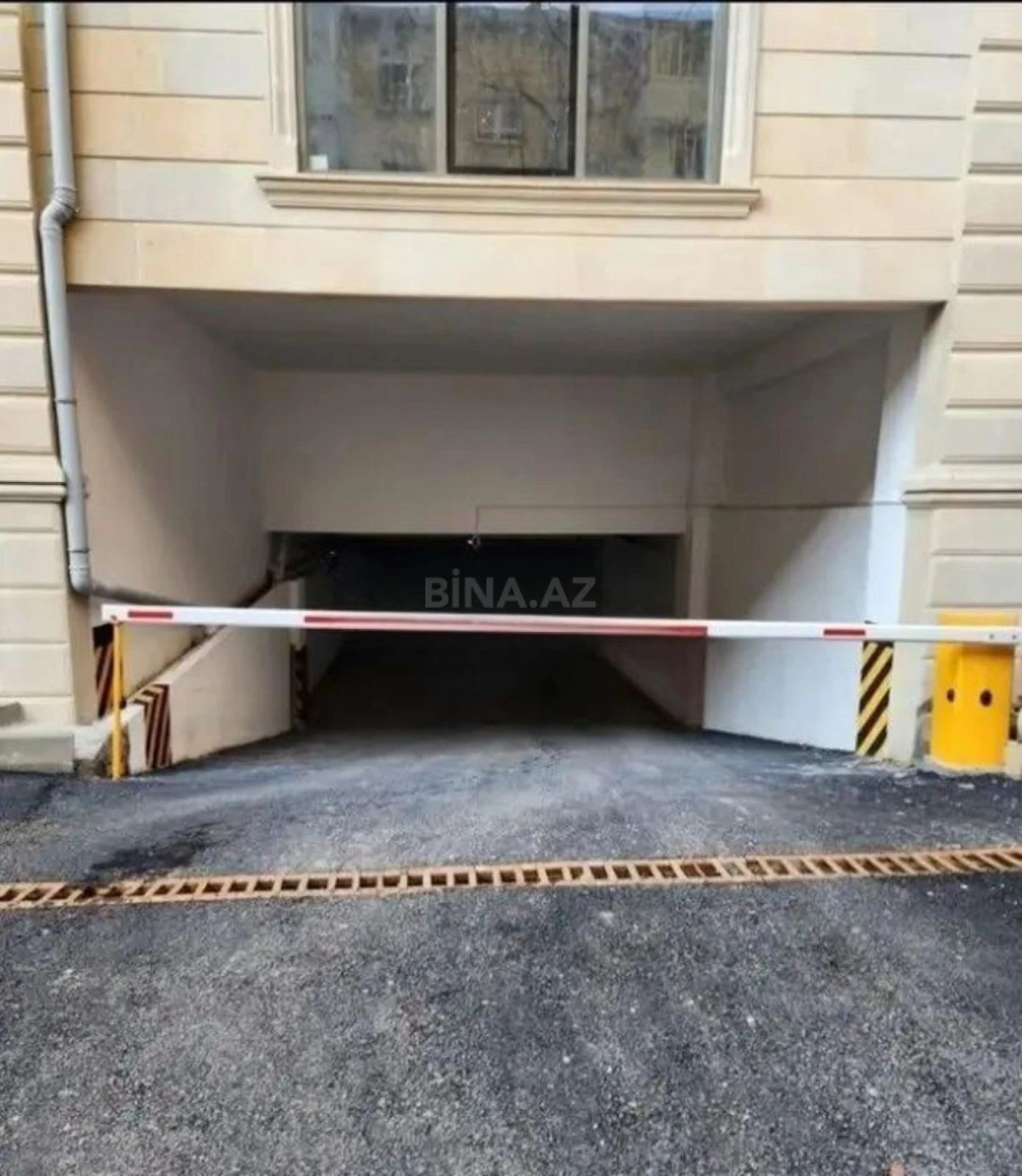 Satılır 4 otaqlı mənzil 172 m²