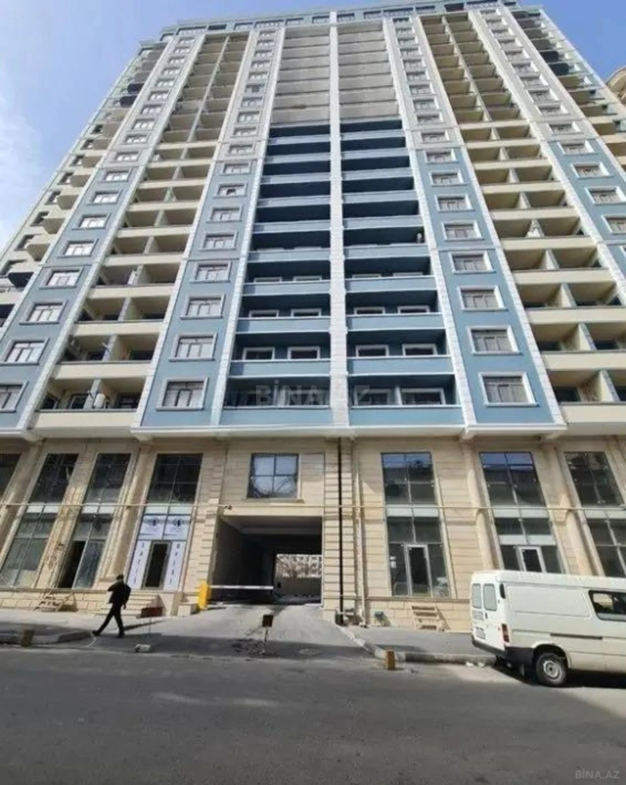 Satılır 4 otaqlı mənzil 172 m²