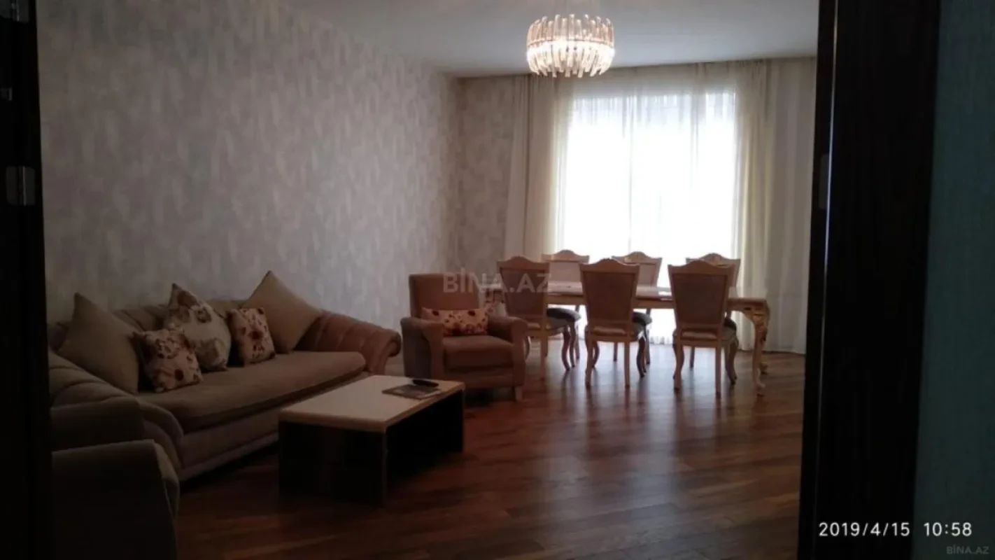 Kirayə verilir 4 otaqlı mənzil 190 m²