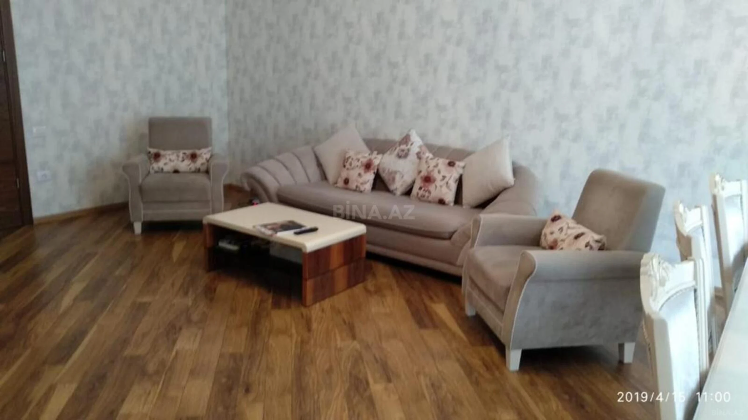 Kirayə verilir 4 otaqlı mənzil 190 m²