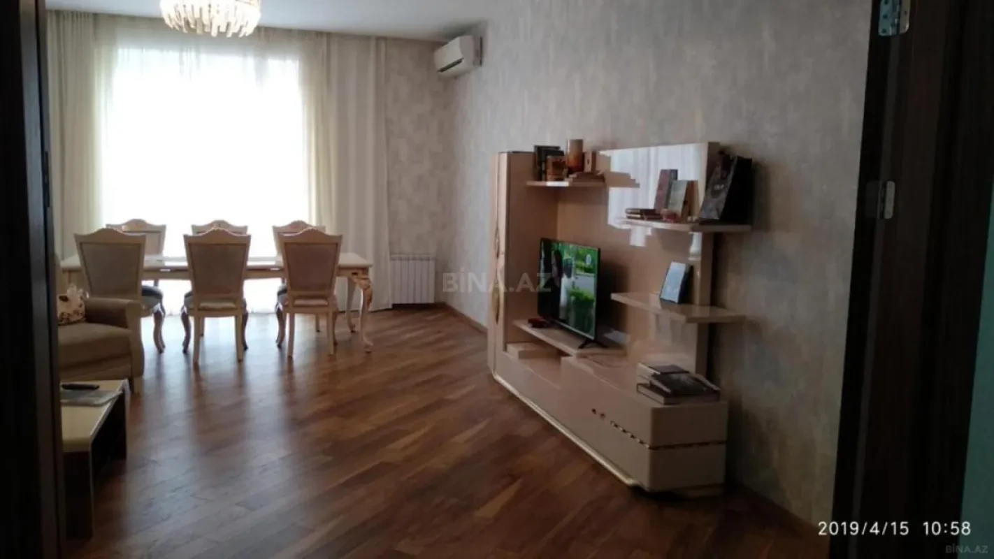 Kirayə verilir 4 otaqlı mənzil 190 m²