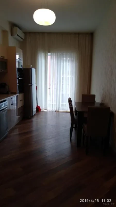 Kirayə verilir 4 otaqlı mənzil 190 m²