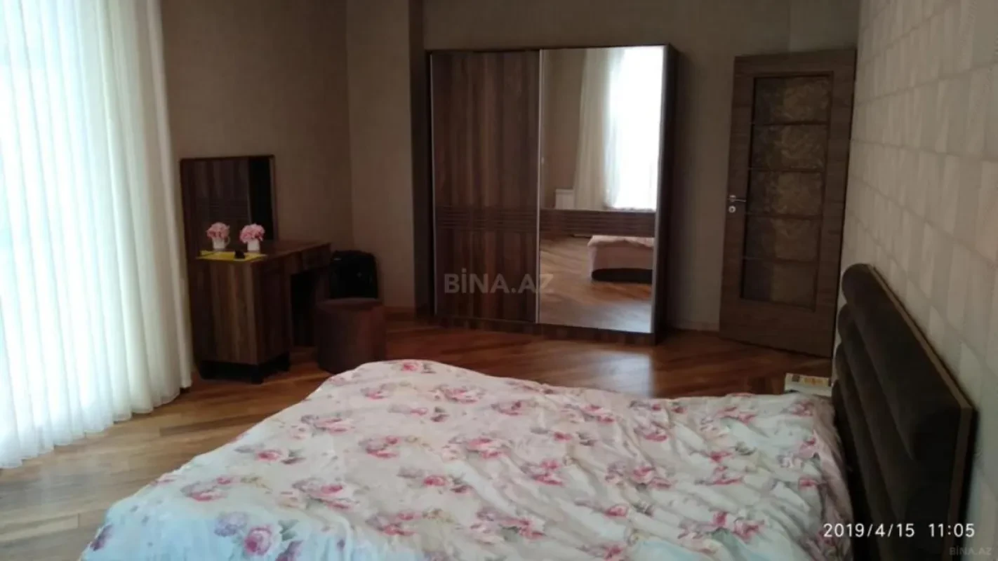 Kirayə verilir 4 otaqlı mənzil 190 m²