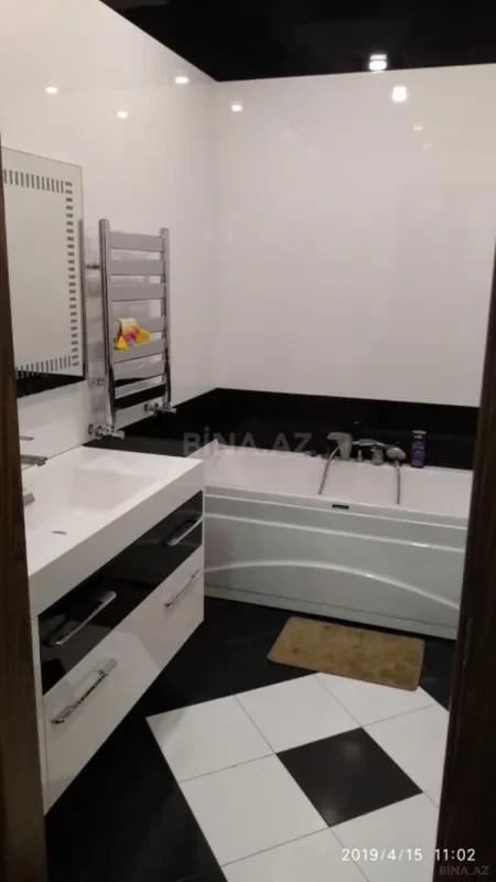 Kirayə verilir 4 otaqlı mənzil 190 m²