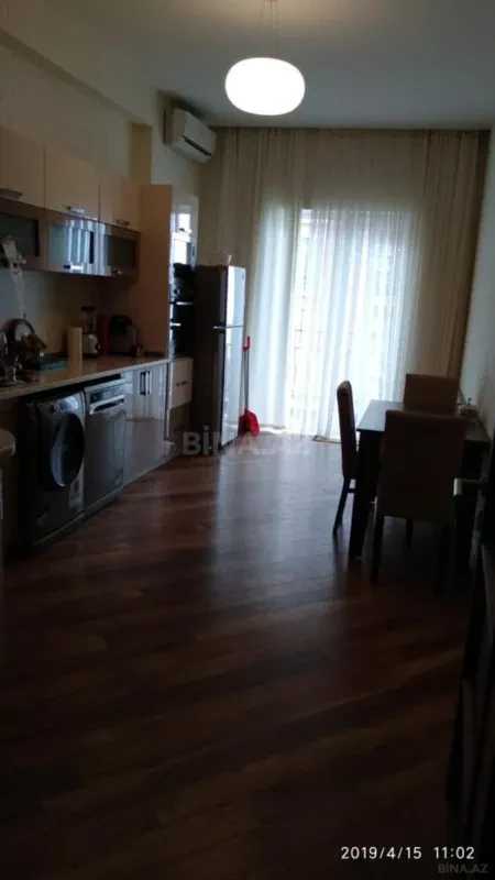 Kirayə verilir 4 otaqlı mənzil 190 m²
