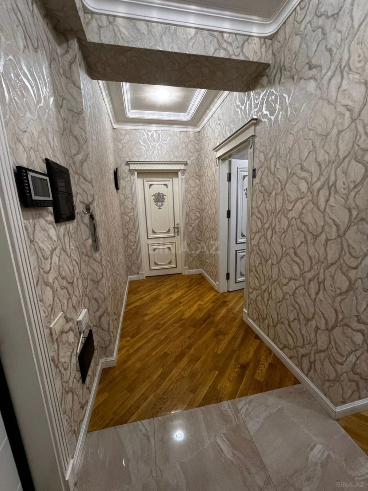 Satılır 3 otaqlı mənzil 113 m²