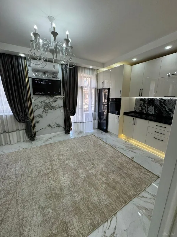 Satılır 5 otaqlı mənzil 150 m²