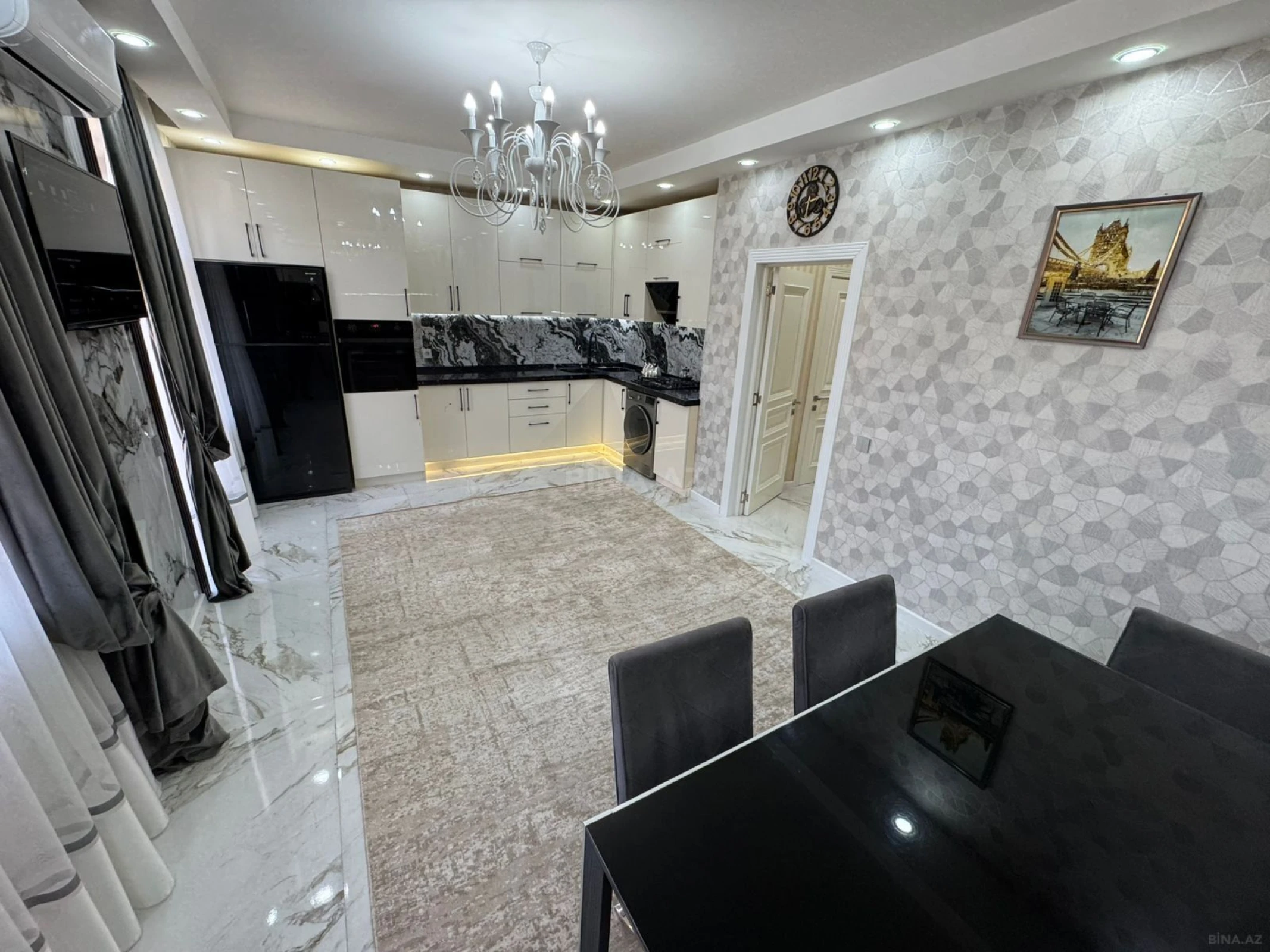Satılır 5 otaqlı mənzil 150 m²