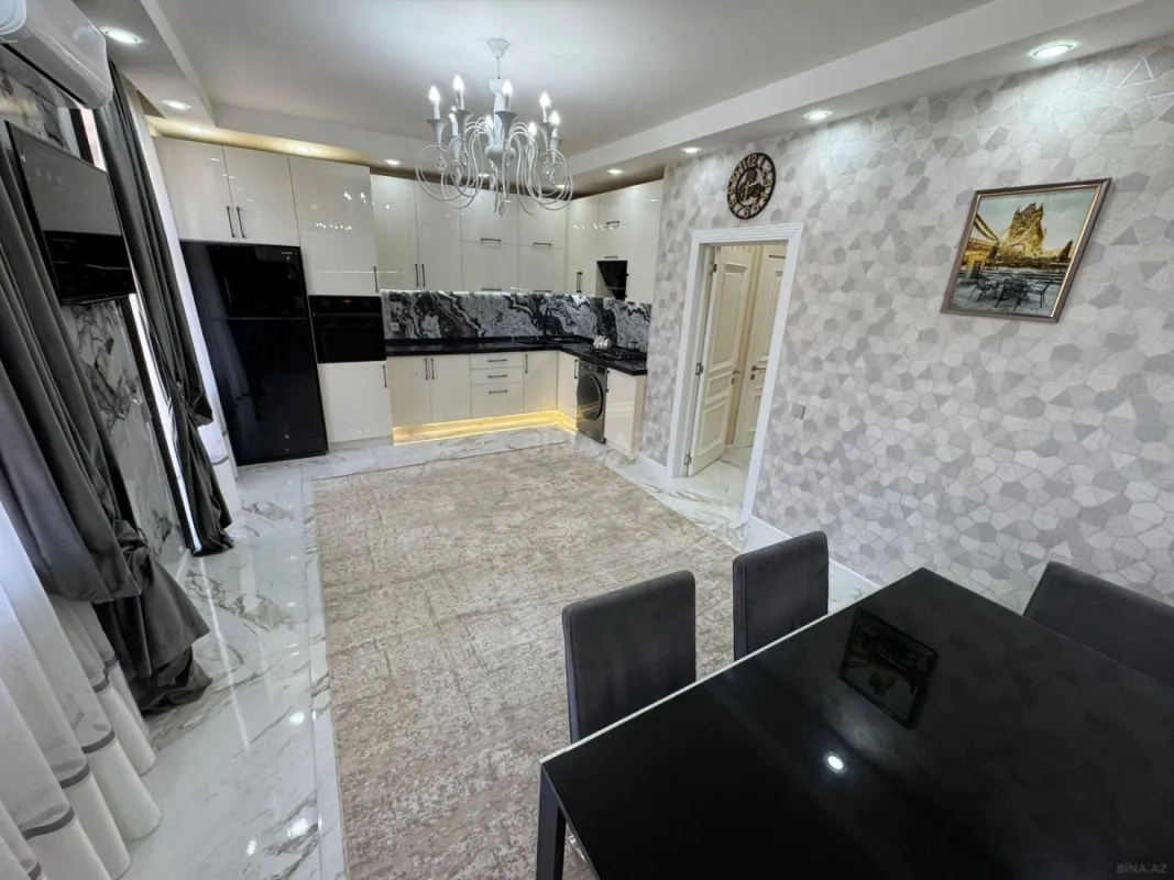 Satılır 5 otaqlı mənzil 150 m²