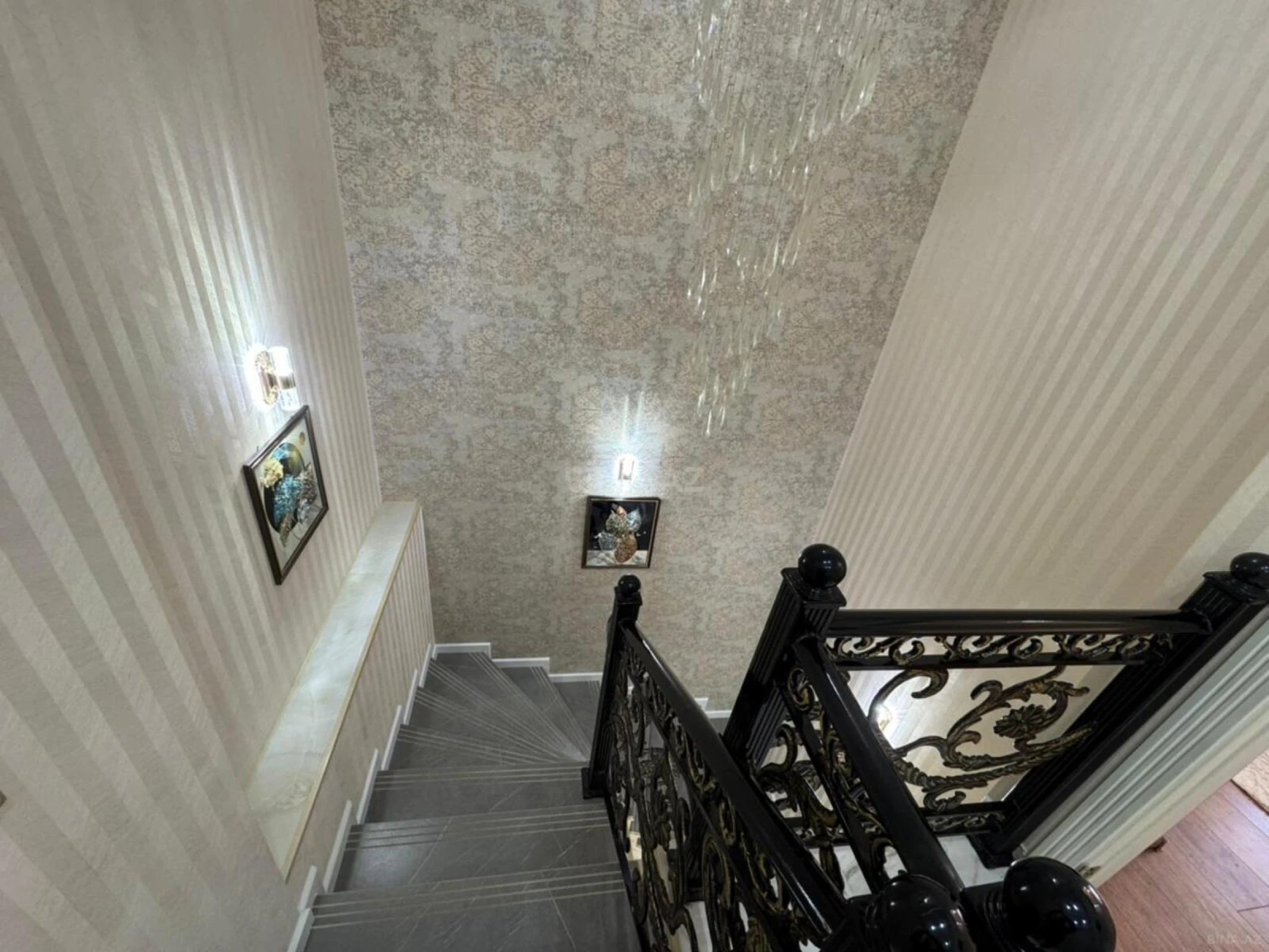 Satılır 5 otaqlı mənzil 150 m²