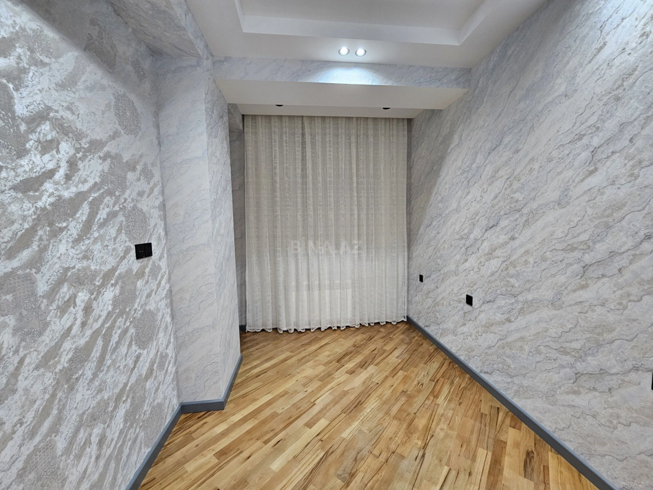 Satılır 3 otaqlı mənzil 77 m²