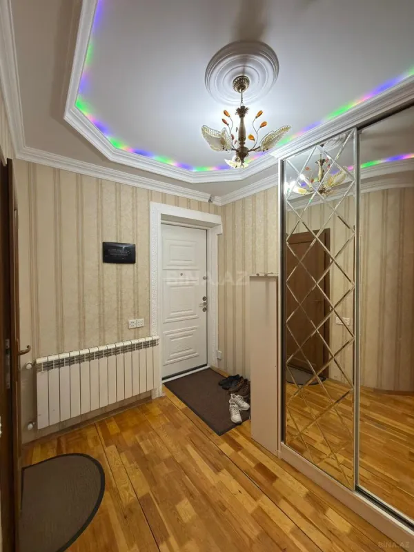 Satılır 3 otaqlı mənzil 105 m²