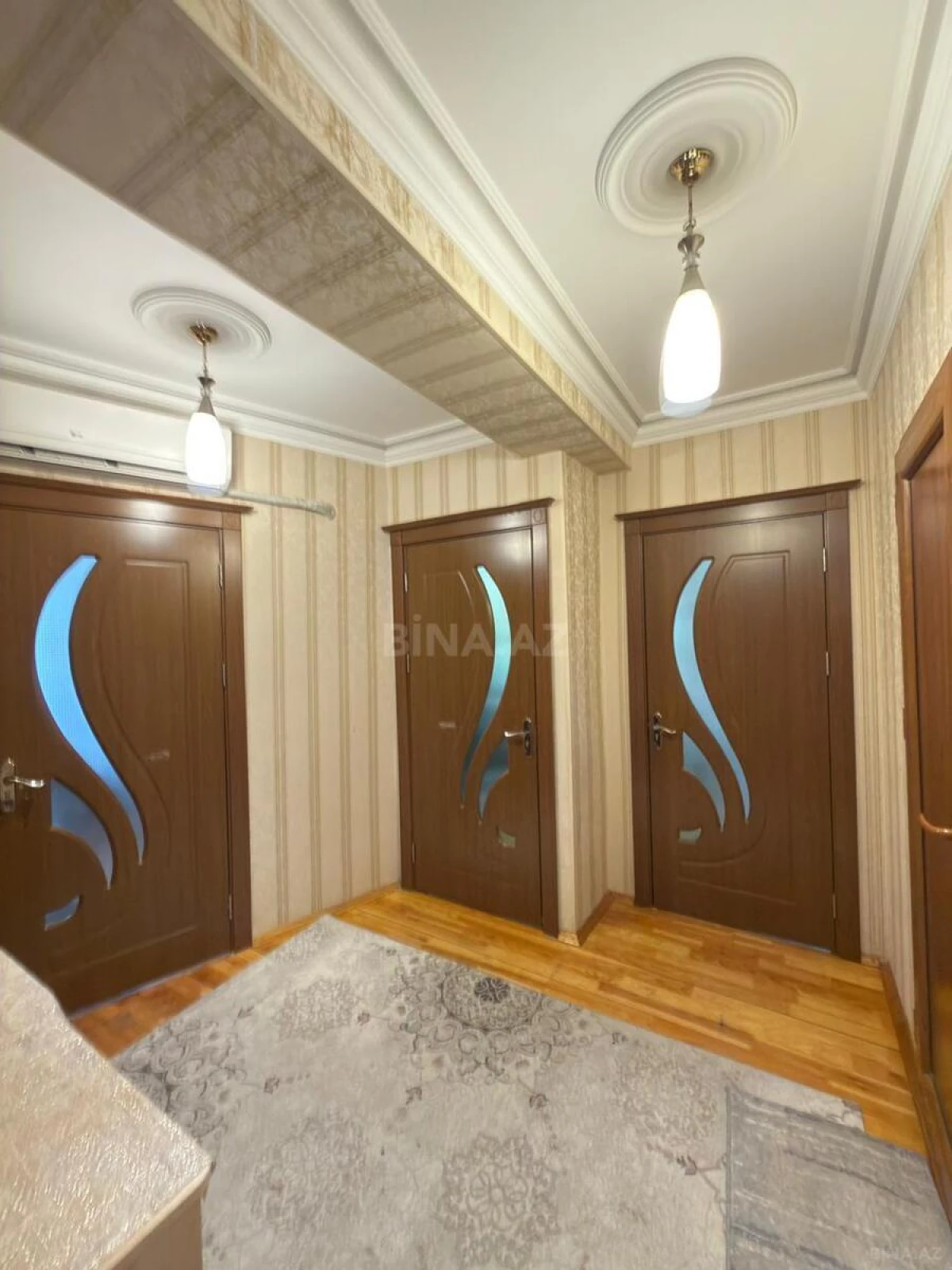 Satılır 3 otaqlı mənzil 105 m²