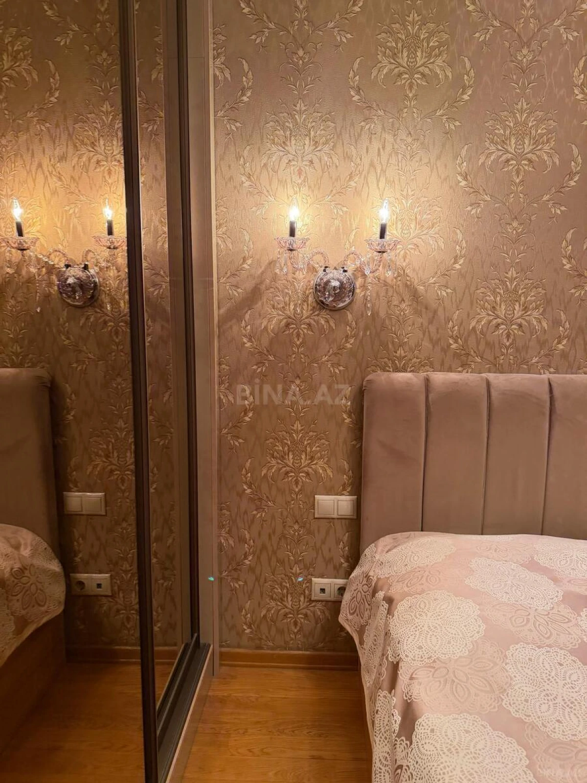 Satılır 3 otaqlı mənzil 130 m²